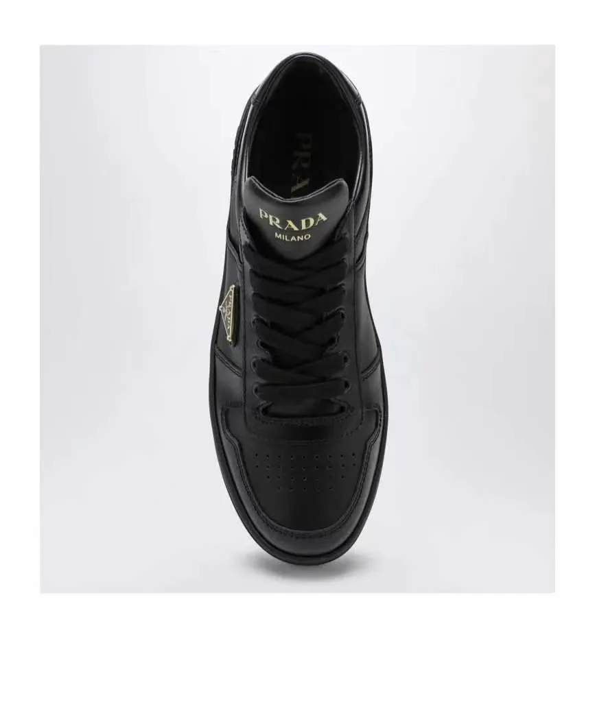 P380 Yuan 38-45 Prada Prada’s new men’s leather sports shoes, the highest version on the market, any comparison is welcome🆚! The original leather has excellent texture and is super high-end! Fetal sheep net lining imported from Italy, removable pad! Luxurious materials and fine workmanship, highly recommended!